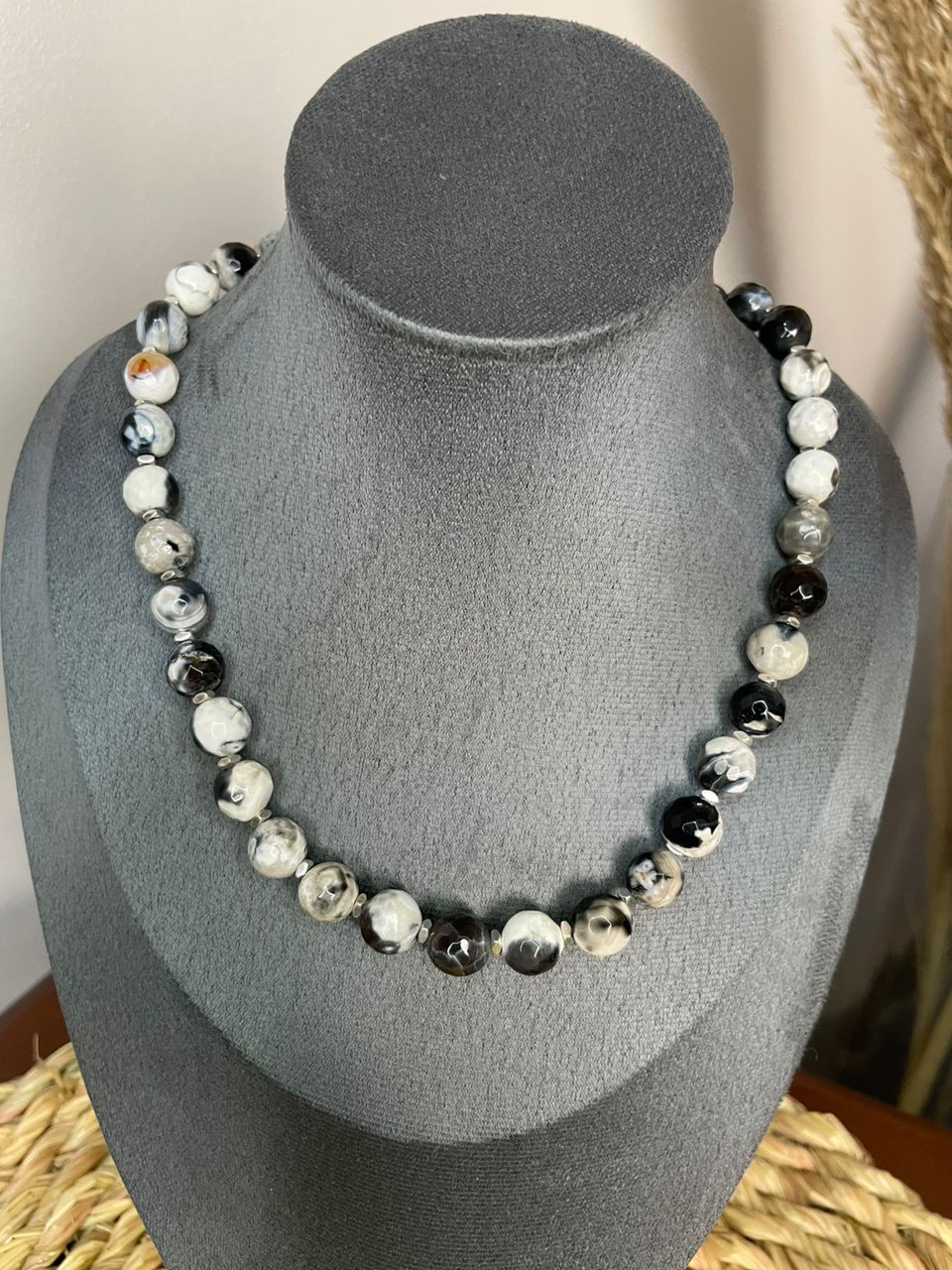 سلسل من حجر العقيق