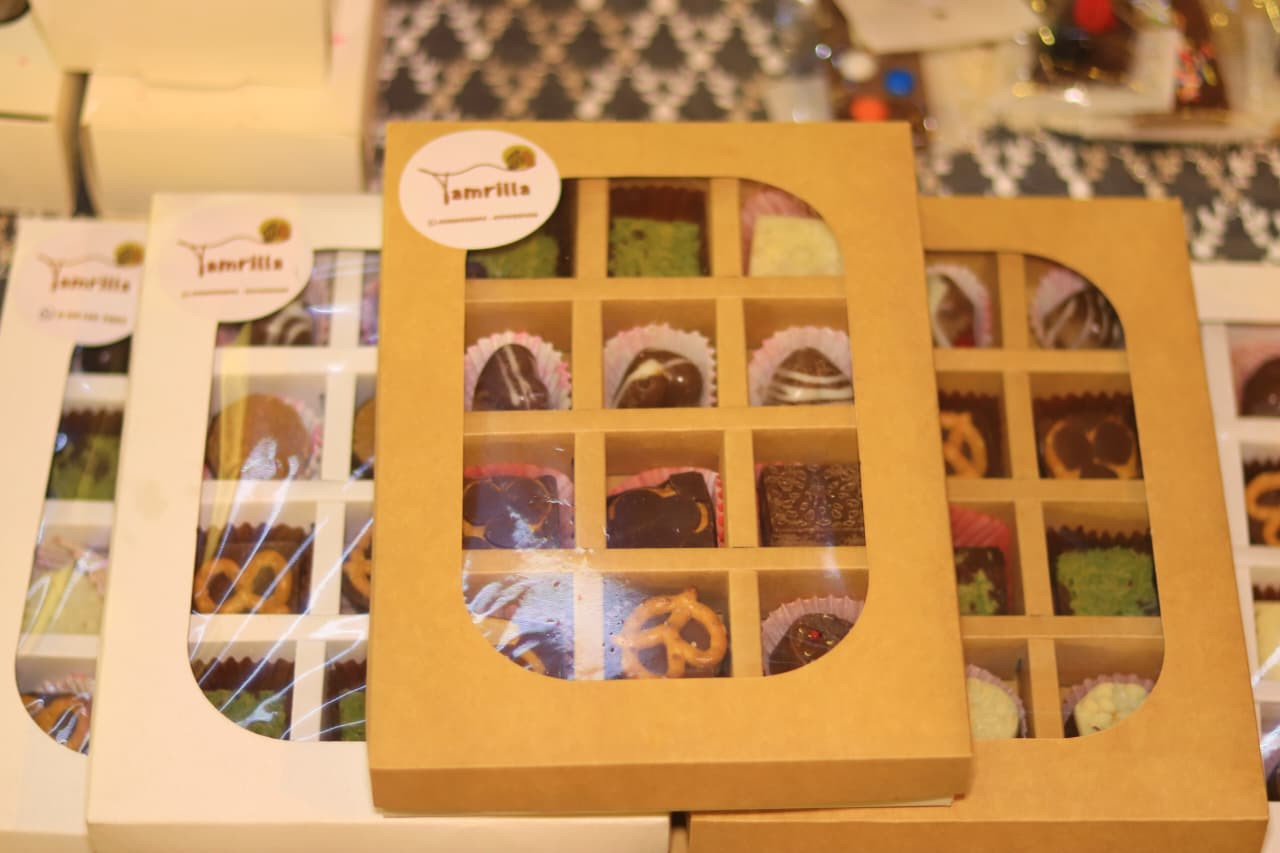 علبة شكولاتة متنوعة النكهات